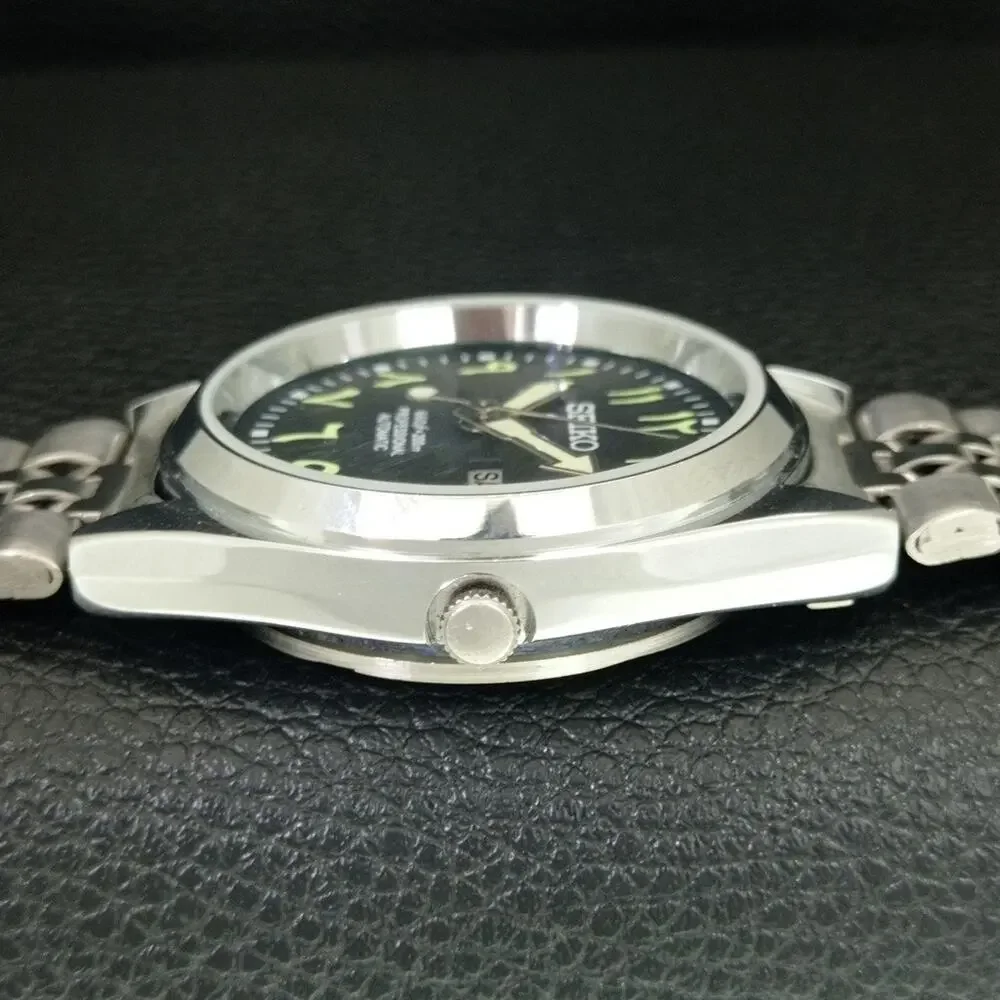 Vintage 1971 Seiko Automatic Mens Silver Watch W/daydate & Silver Accents